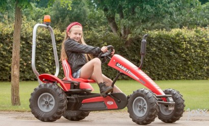 BERG Case-IH BFR with girl-4